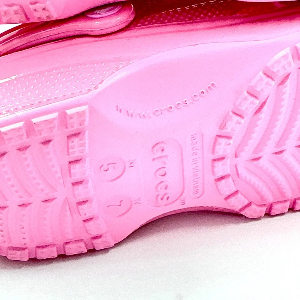 Crocs Girls Size 5 Classic Clog Pink Slip On Water Friendly NEW Kids $40
